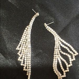 CLEAR RHINESTONE DRESSY DANGLE EARRINGS